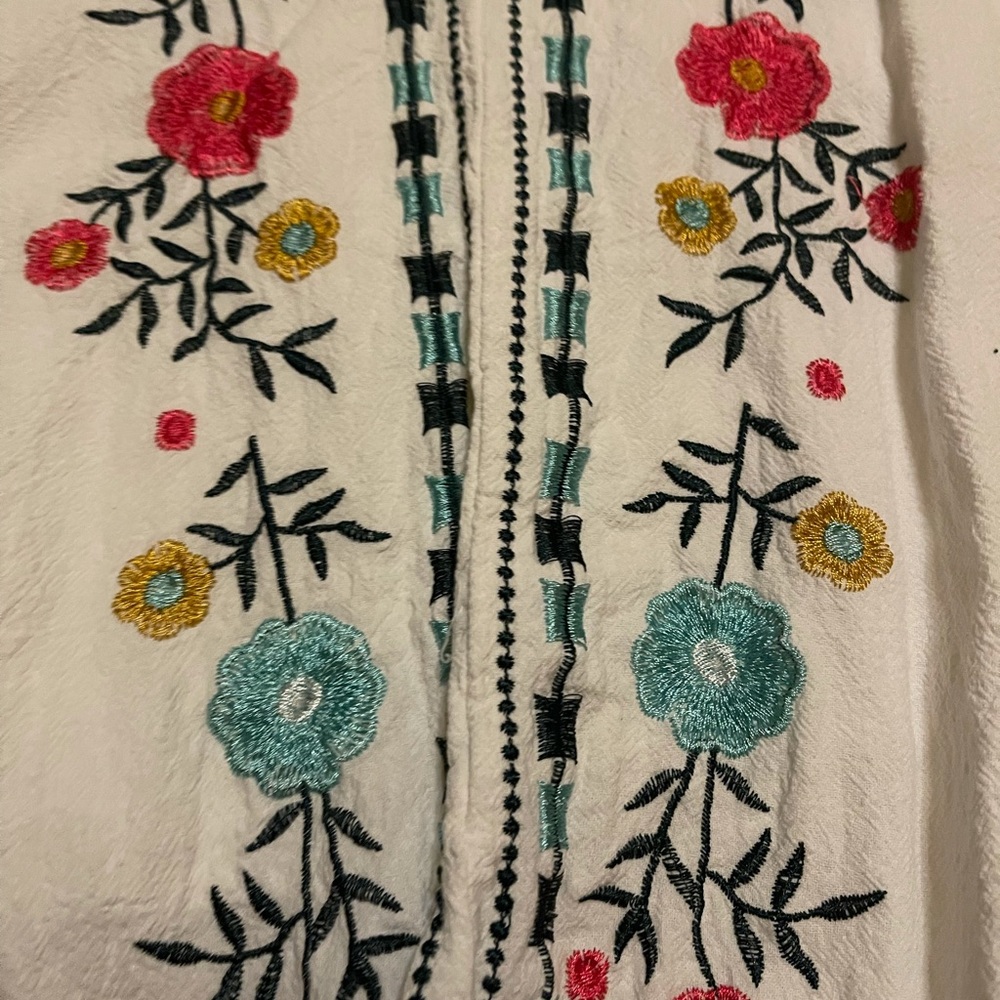 Embroidered Top - Picture 2 of 3